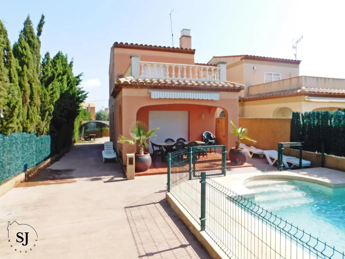 Agradable Casa Con Piscina En Les Tres Cales Villa